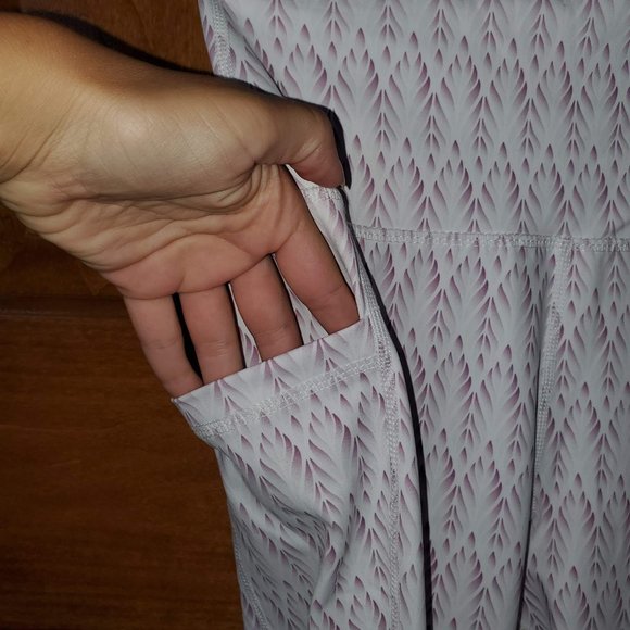 Buff Bunny onyx high rise leggings and crop top in Oasis Print. S top. M bottom. - Picture 8 of 16